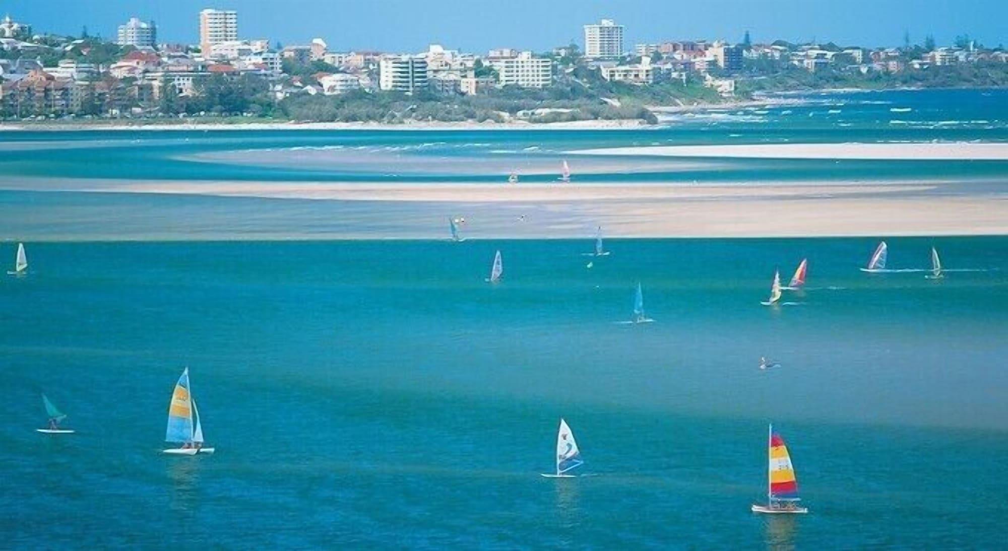 Riviere On Golden Beach Caloundra Exterior foto