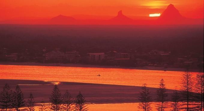 Riviere On Golden Beach Caloundra Exterior foto