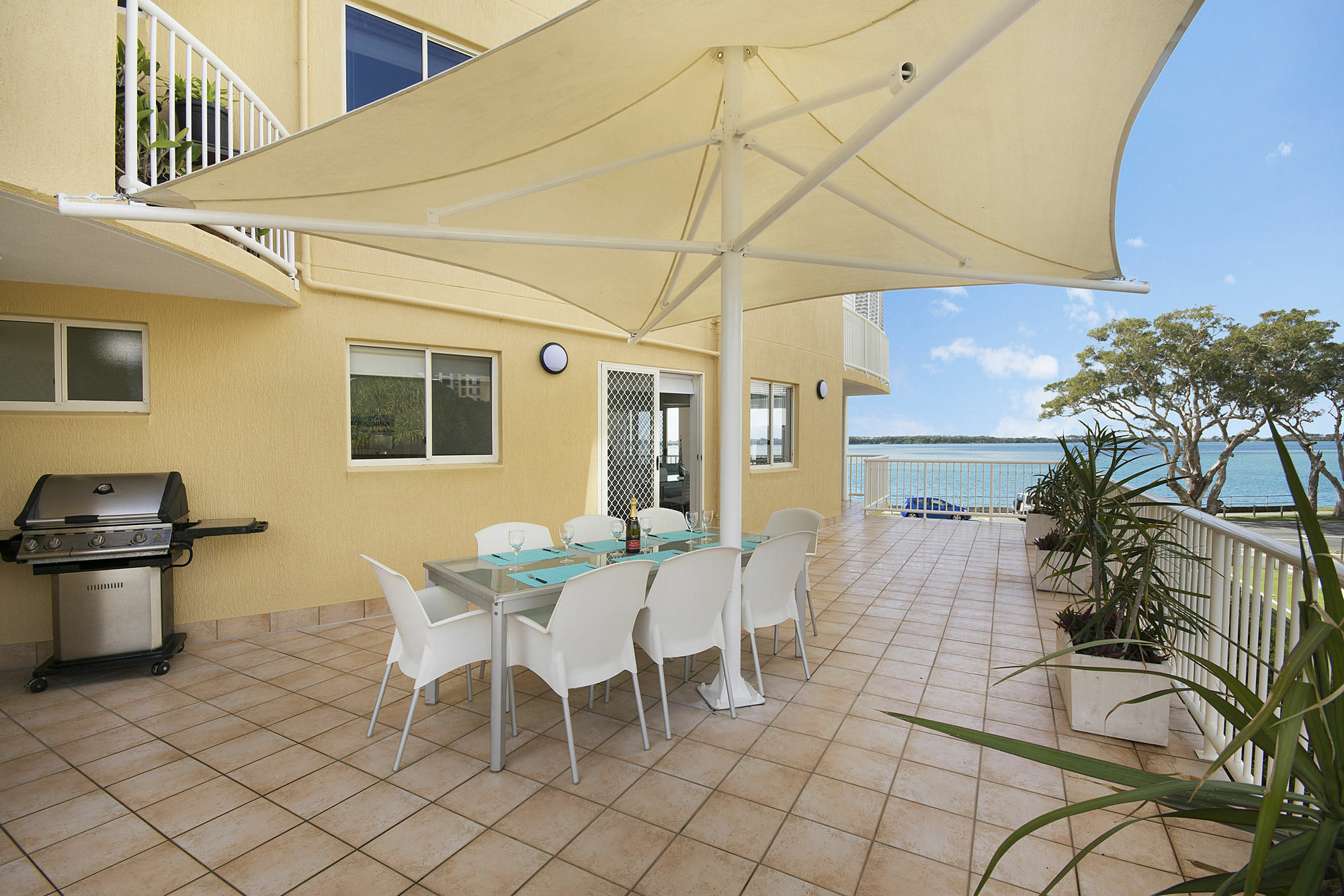 Riviere On Golden Beach Caloundra Exterior foto